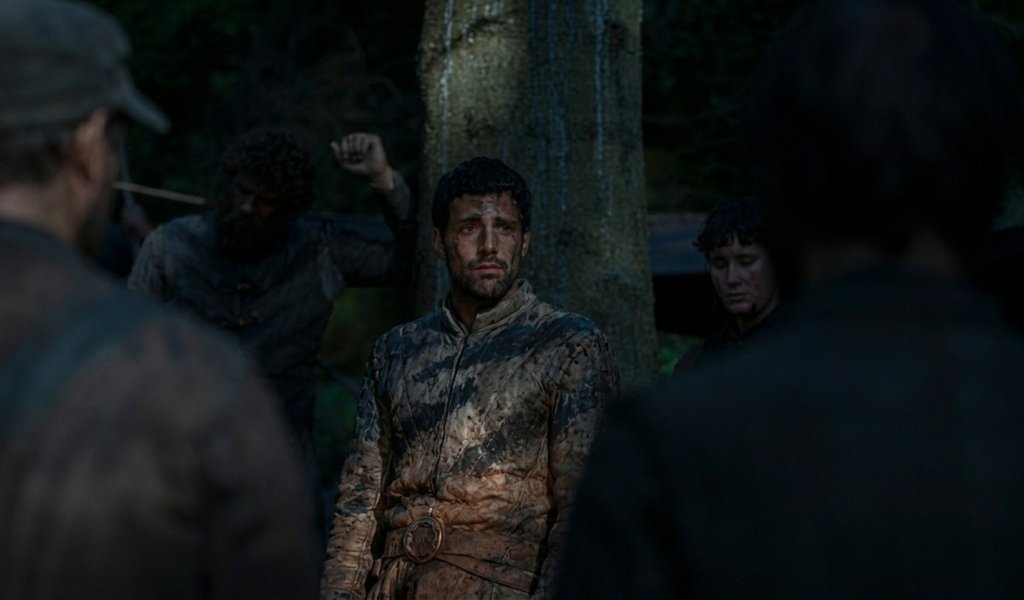 Ser Criston Cole in conversation with Gwayne Hightower in House of the Dragon.