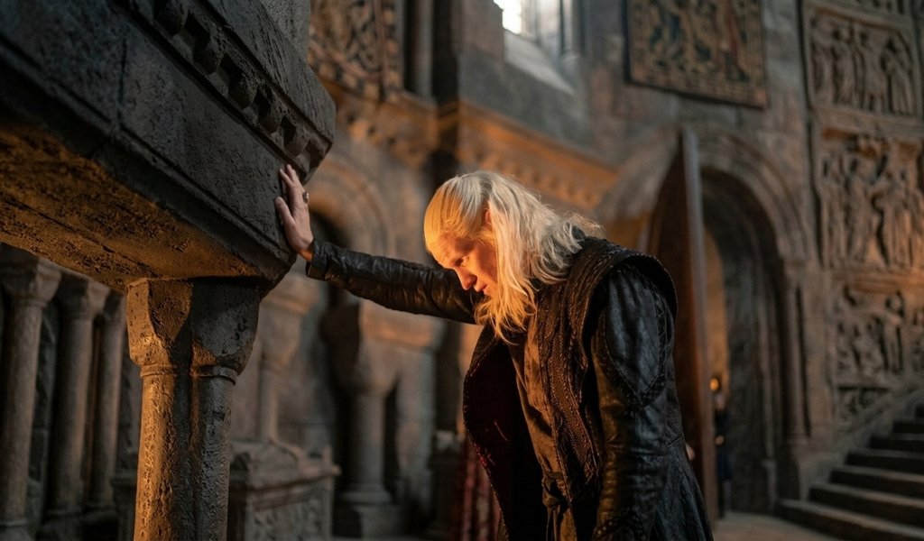 Daemon Targaryen standing inside the haunted ruins of Harrenhal House of the Dragon.