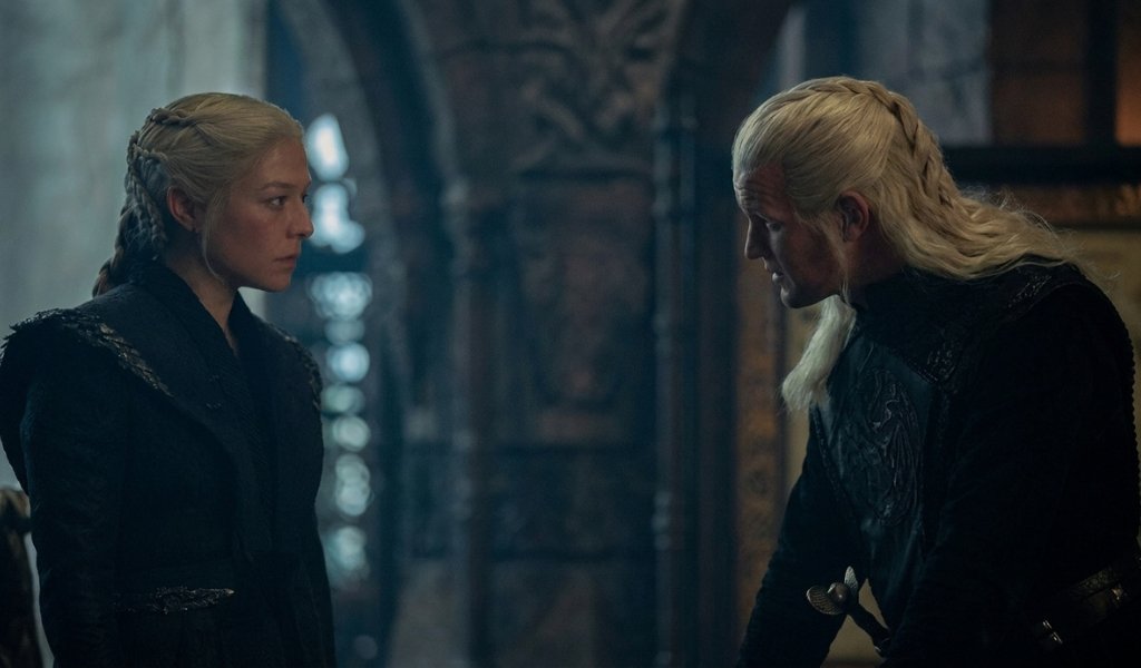 Emma D'Arcy as Rhaenyra and Matt Smith as Daemon analyzing house of the dragon season 3 episode 5 book changes.